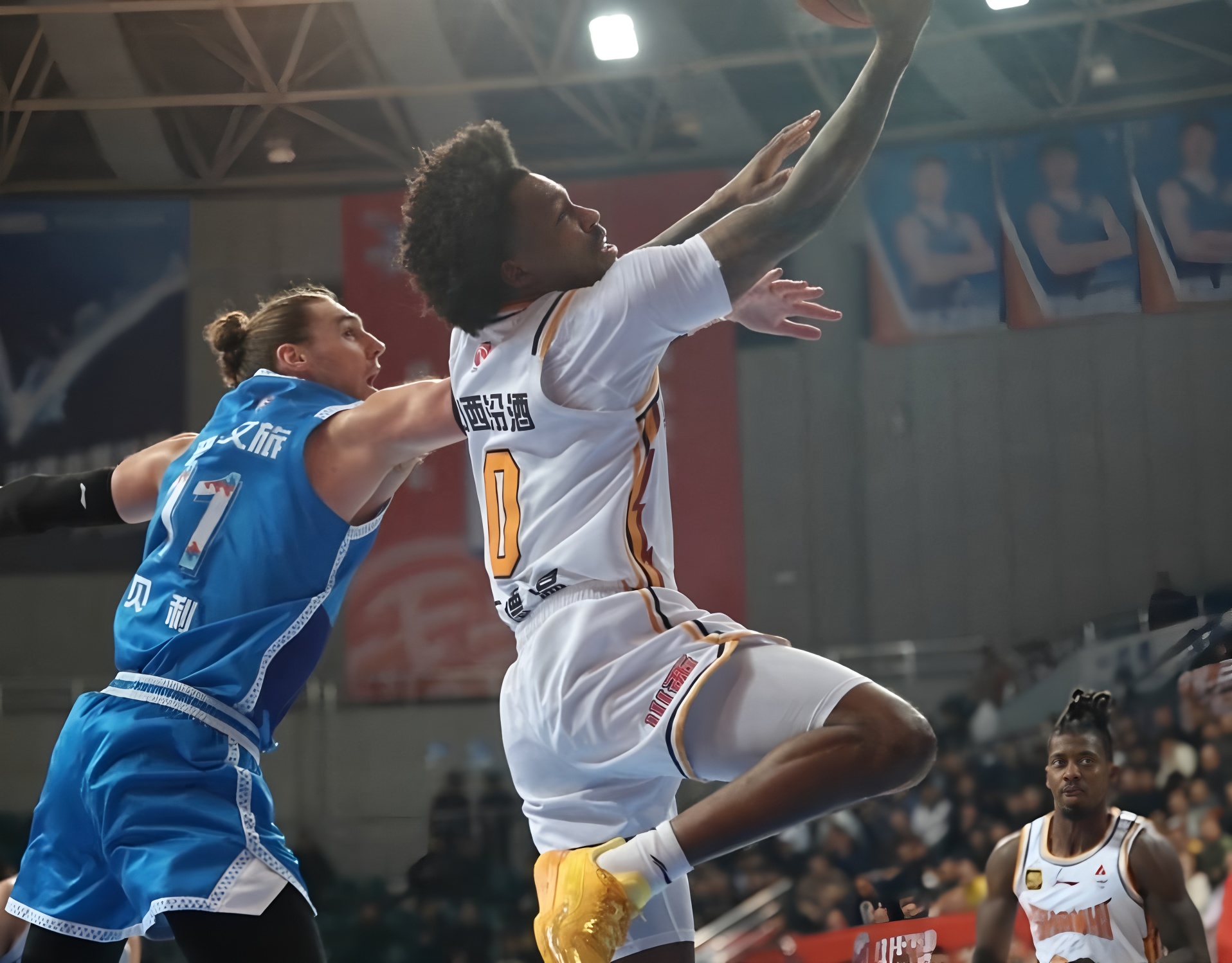 爱游戏APP服务-从风云突变迈阿密热火关键时刻伤情更新到国际米兰官宣签约备战CBA常规赛，皇家社会今晚复出首秀的简单介绍